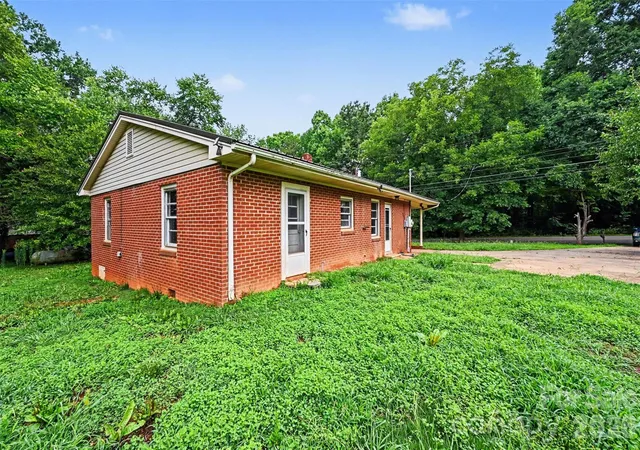 3rd image of 2333 Washburn Rd, Shelby, NC 28150 | MLS# 4408534