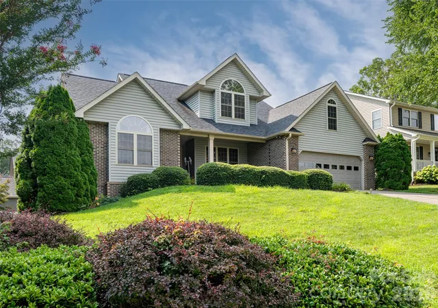 Photo 1 of Single family home for sale at 80 Driftstone Cir, Arden, NC 28704 | MLS# 4408543 | Listing updated on 2026-10-07