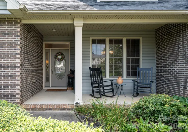 Photo 3 of Single family home for sale at 80 Driftstone Cir, Arden, NC 28704 | MLS# 4408543 | Listing updated on 2026-10-07