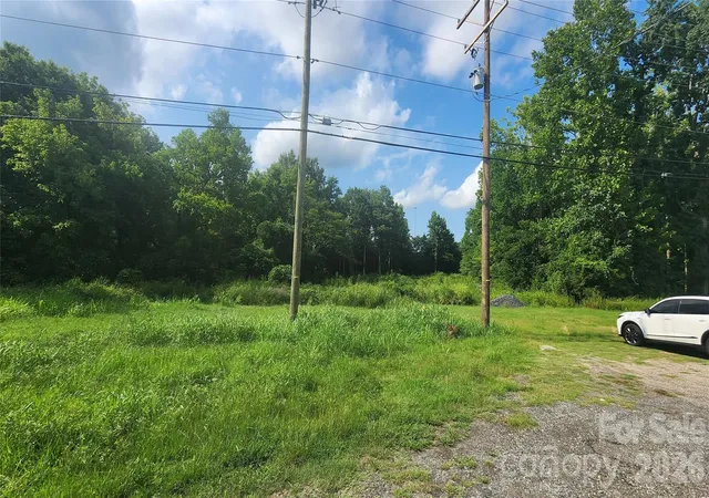 3rd image of 1564 Lawrence Gray Rd, Charlotte, NC 28262 | MLS# 4408564