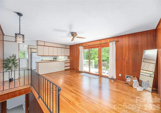 Photo 3 of Sale Pending at 38 Forest View Dr, Asheville, NC 28804 | MLS# 4408592 | Listing updated on 2026-09-28