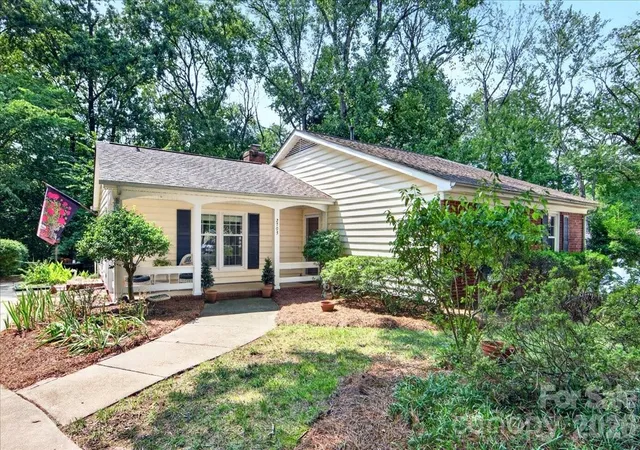 Photo 3 of Sale Pending at 2703 Bremer Ct, Charlotte, NC 28210 | MLS# 4408606 | Listing updated on 2026-08-05