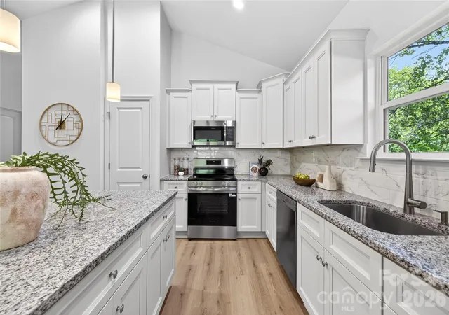 4th image of 571 Johns Ln, Gastonia, NC 28052 | MLS# 4408608