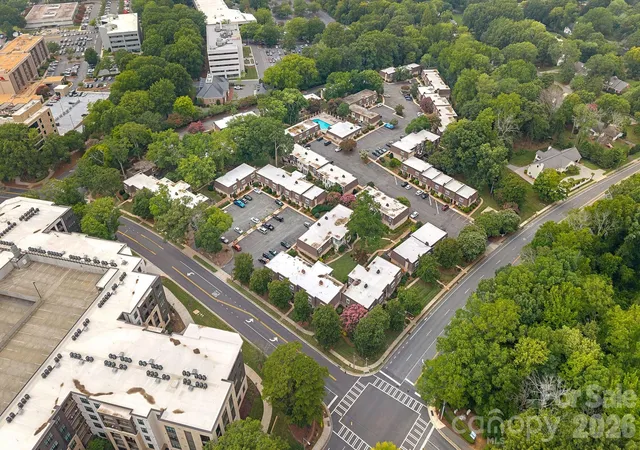Listing Photo 2 - Condo for sale in building located at 3520 Colony Rd, Charlotte, NC 28211 - Unit #I