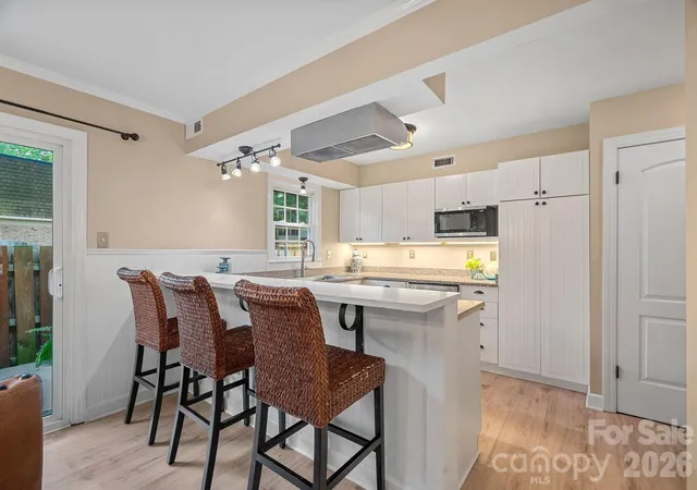 Photo 4 of Condo for sale at 3520 Colony Rd #I, Charlotte, NC 28211 | MLS# 4408626 | Listing updated on 2026-09-02