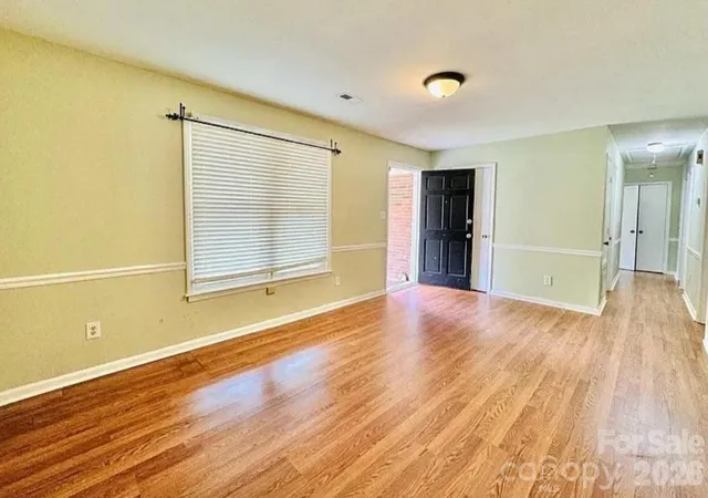 Photo 3 of Single family home for sale at 4824 Farm Pond Ln, Charlotte, NC 28212 | MLS# 4408628 | Listing updated on 2026-08-20