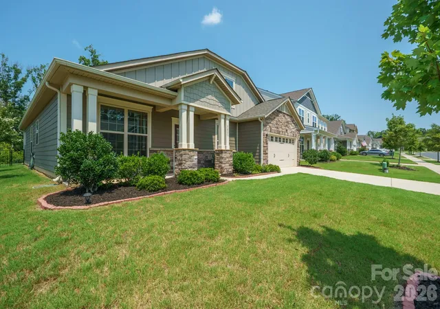 Photo 3 of Single family home for sale at 3003 Eagle Ridge Ln, Indian Trail, NC 28079 | MLS# 4408635 | Listing updated on 2026-09-17