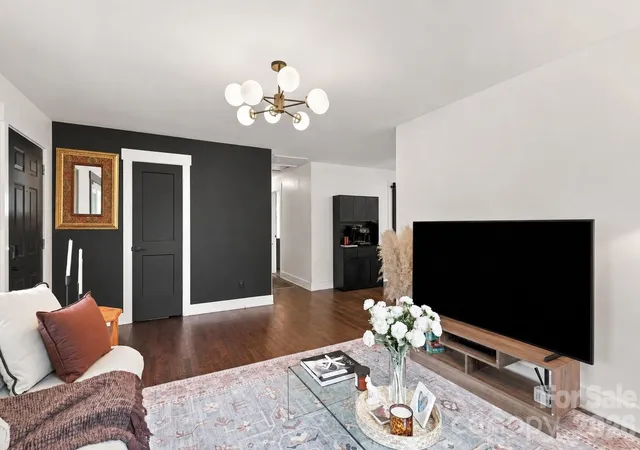 Photo 3 of Single family home for sale at 1700 Brookdale Ave, Charlotte, NC 28210 | MLS# 4408636 | Listing updated on 2026-09-25