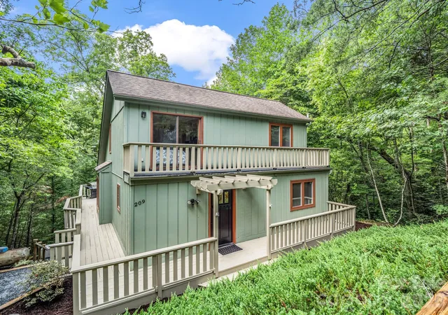 2nd image of 209 Dogwood Dr, Lake Lure, NC 28746 | MLS# 4408649