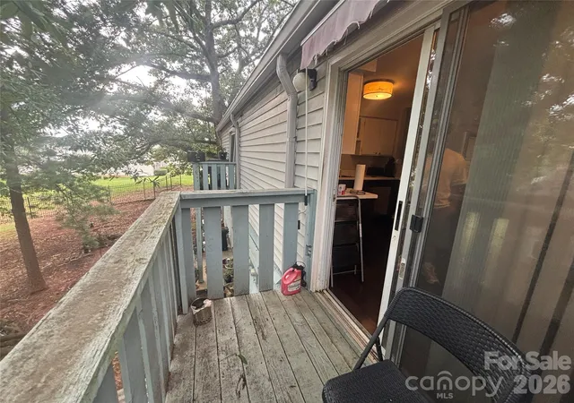 2nd image of 1906 Meadowlark Ln, Charlotte, NC 28210