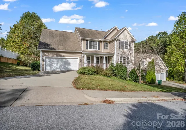 Photo 2 of Single family home for sale at 26 Wayward Path, Candler, NC 28715 | MLS# 4408665 | Listing updated on 2026-10-10