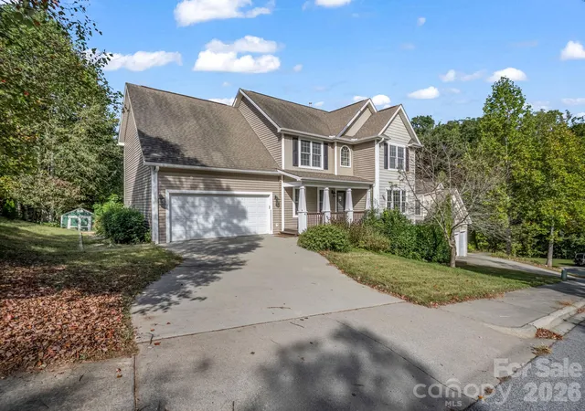 Photo 3 of Single family home for sale at 26 Wayward Path, Candler, NC 28715 | MLS# 4408665 | Listing updated on 2026-10-10