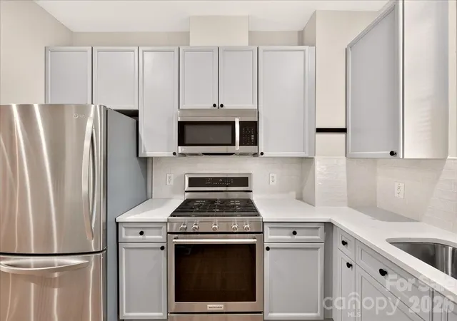 4th image of 783 Grandin Rd, Charlotte, NC 28208 | MLS# 4408667