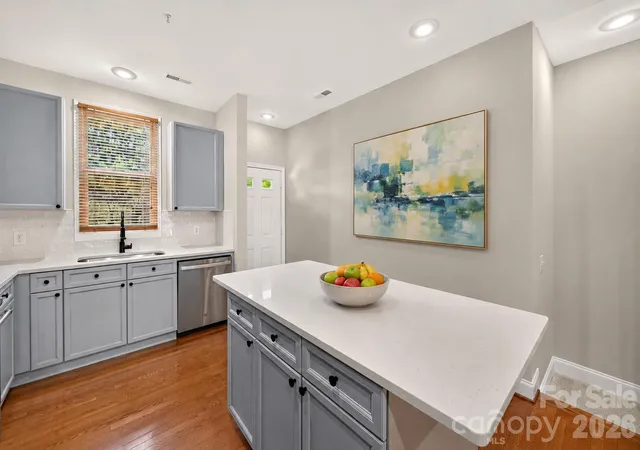 Photo 1 of Townhouse for sale at 783 Grandin Rd, Charlotte, NC 28208 | MLS# 4408667 | Listing updated on 2026-10-05