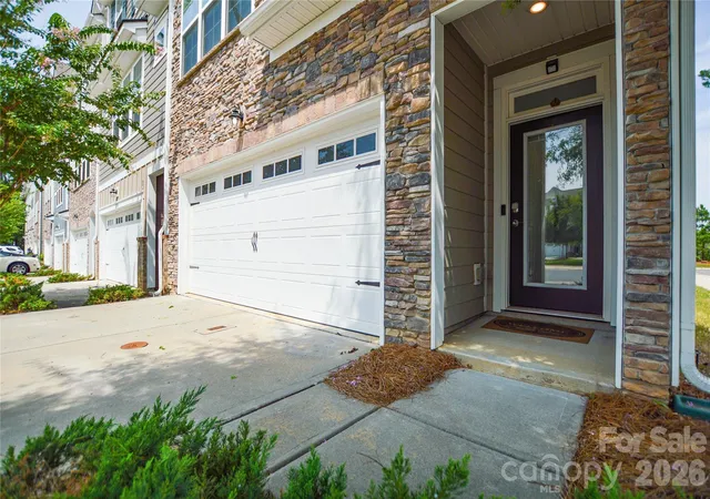 Photo 4 of Townhouse for sale at 12104 Ardrey Park Dr, Charlotte, NC 28277 | MLS# 4408676 | Listing updated on 2026-09-30