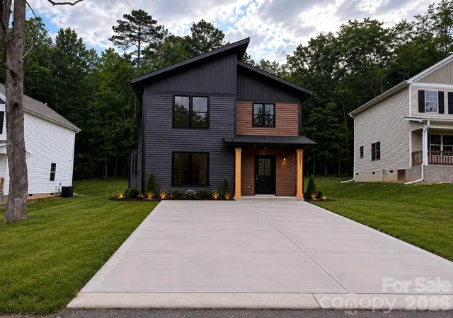 Photo 1 of Single family home for sale at 914 Taylor St, Wingate, NC 28174 | MLS# 4408680 | Listing updated on 2026-07-29