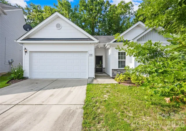 1st image of 809 Gunnar Dr, Gastonia, NC 28054 | MLS# 4408682