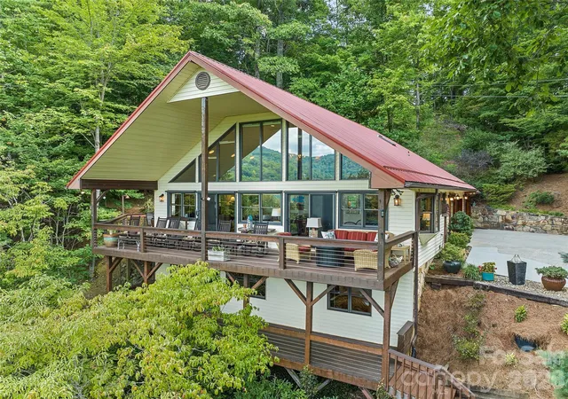 Photo 1 of Single family home for sale at 509 Deer Crk Trl, Maggie Valley, NC 28751 | MLS# 4408706 | Listing updated on 2026-08-31