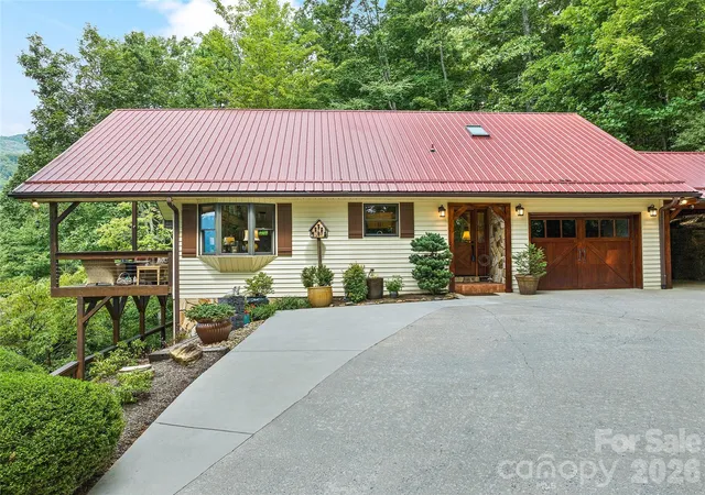 Photo 5 of Single family home for sale at 509 Deer Crk Trl, Maggie Valley, NC 28751 | MLS# 4408706 | Listing updated on 2026-08-31