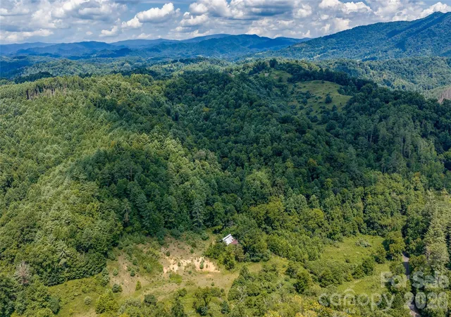 Photo 48 of Single family home for sale at 946 Ridge Rd, Green Mountain, NC 28740 | MLS# 4408714 | Listing updated on 2026-09-01