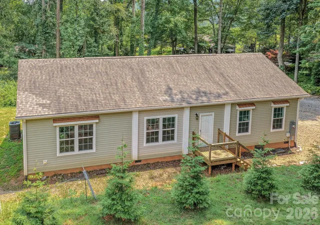 Photo 1 of Single family home for sale at 17 Berry Hl Rd, Asheville, NC 28806 | MLS# 4408731 | Listing updated on 2026-09-16