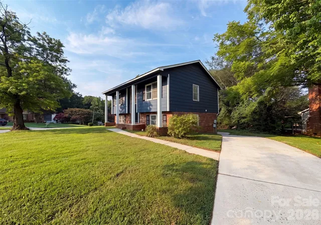 Photo 16 of Sale Pending at 5601 Beaconsfield Rd, Charlotte, NC 28214 | MLS# 4408741 | Listing updated on 2026-08-14