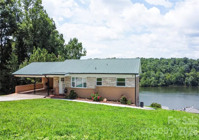 1st image of 4852 Midway Sand Rd, Hickory, NC 28601 | MLS# 4408754
