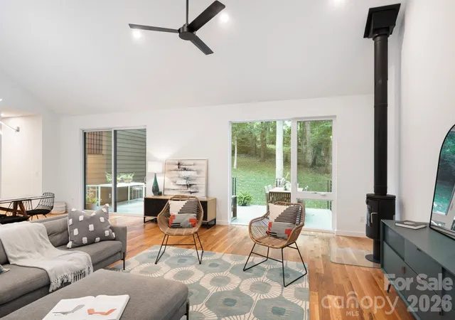 Photo 4 of Single family home for sale at 190 Rumbough Pl, Asheville, NC 28806 | MLS# 4408756 | Listing updated on 2026-10-04