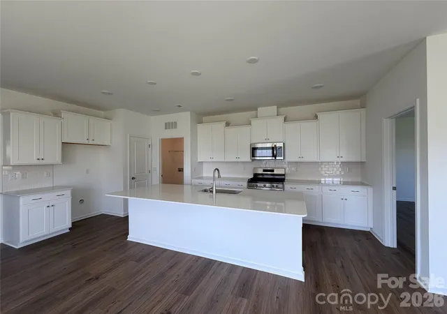 Photo 3 of Single family home for sale at 2075 Morning Gold Dr, Maiden, NC 28650 | MLS# 4408759 | Listing updated on 2026-09-06
