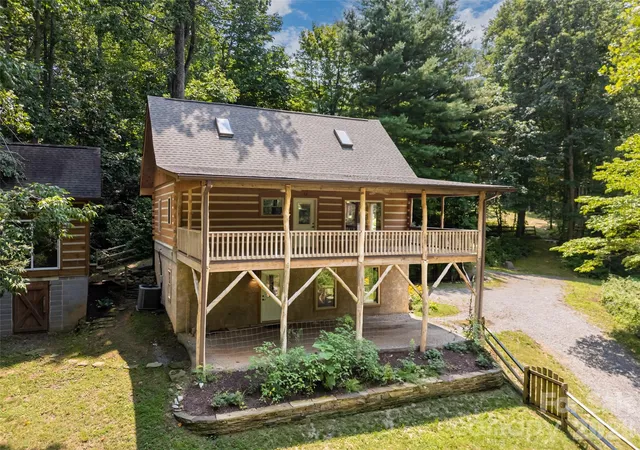 Photo 1 of Single family home for sale at 24 Gregory Hl Rd, Fairview, NC 28730 | MLS# 4408771 | Listing updated on 2026-09-18