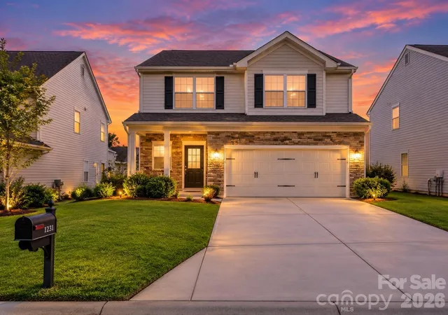 Photo 1 of Single family home for sale at 729 Centennial St, Gastonia, NC 28056 | MLS# 4408790 | Listing updated on 2026-09-24