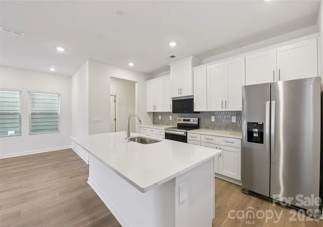 Photo 3 of Single family home for sale at 4328 Tintagel Ln, Gastonia, NC 28056 | MLS# 4408791 | Listing updated on 2026-10-06