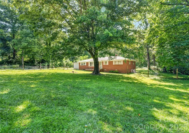 Photo 2 of Single family home for sale at 604 Belue Ml Rd, Landrum, SC 29356 | MLS# 4408809 | Listing updated on 2026-07-29