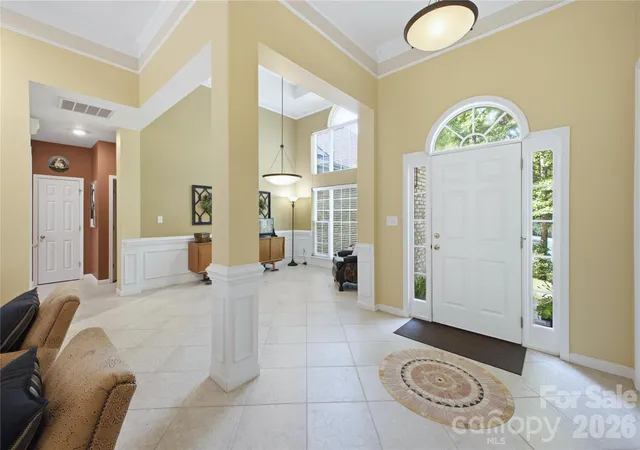 Photo 3 of Single family home for sale at 136 Edge Hl Dr, Fort Mill, SC 29715 | MLS# 4408819 | Listing updated on 2026-08-29