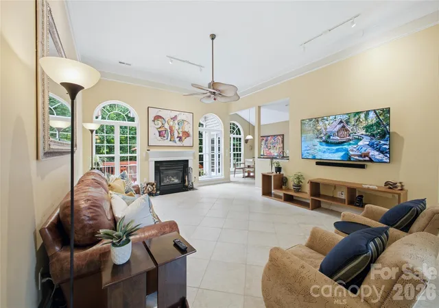 Photo 4 of Single family home for sale at 136 Edge Hl Dr, Fort Mill, SC 29715 | MLS# 4408819 | Listing updated on 2026-08-29