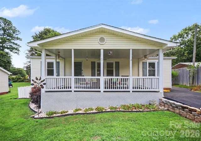 2nd image of 104 E Main St, Belmont, NC 28012 | MLS# 4408838