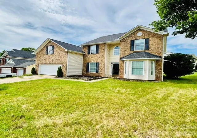 2nd image of 3306 Daniel Pl Dr #167, Charlotte, NC 28213 | MLS# 4408842