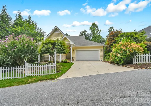 2nd image of 230 Carriage Summitt Wy #2423, Hendersonville, NC 28791 | MLS# 4408861