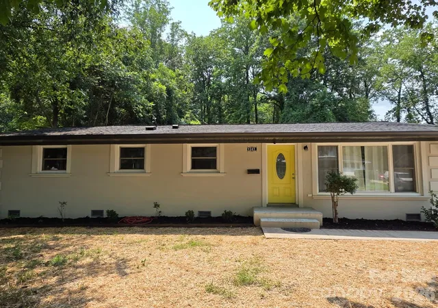 2nd image of 1501 Vancouver Dr, Charlotte, NC 28213 | MLS# 4408865