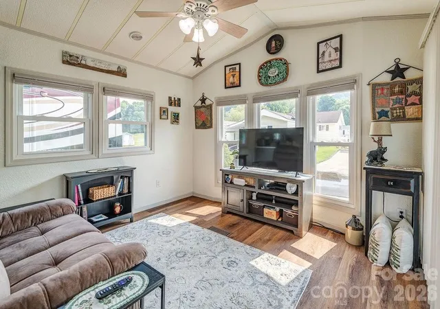 4th image of 20 Strollers Ln, Waynesville, NC 28785 | MLS# 4408874