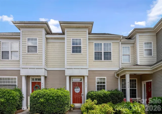 1st image of 927 Claybrook Cir, Gastonia, NC 28054 | MLS# 4408887