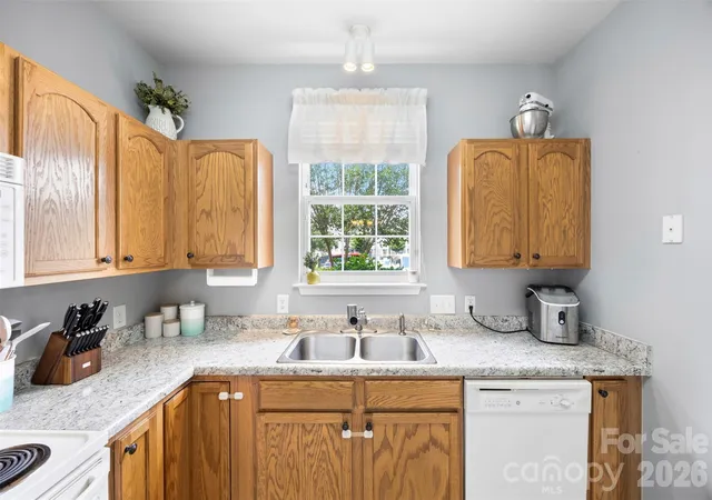 5th image of 927 Claybrook Cir, Gastonia, NC 28054 | MLS# 4408887