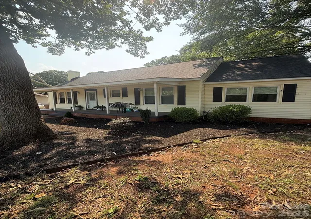 Photo 1 of Single family home for sale at 1105 Fallston Rd, Shelby, NC 28150 | MLS# 4408909 | Listing updated on 2026-08-31