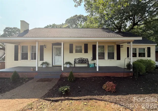 Photo 1 of Single family home for sale at 1105 Fallston Rd, Shelby, NC 28150 | MLS# 4408909 | Listing updated on 2026-09-22