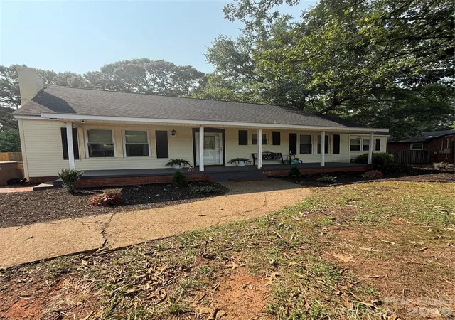 Photo 2 of Single family home for sale at 1105 Fallston Rd, Shelby, NC 28150 | MLS# 4408909 | Listing updated on 2026-09-22