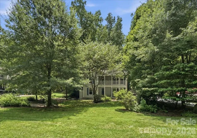 Photo 3 of Single family home for sale at 13930 Maple Holw Ln, Mint Hill, NC 28227 | MLS# 4408913 | Listing updated on 2026-09-27