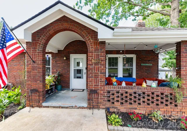 1st image of 752 Fairview Rd, Asheville, NC 28803 | MLS# 4408916