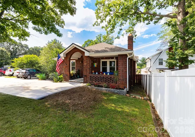 24th image of 752 Fairview Rd, Asheville, NC 28803 | MLS# 4408916