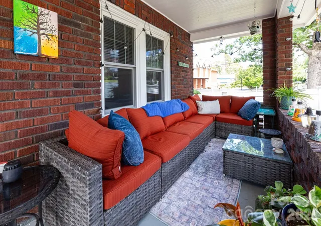 Photo 3 of Single family home for sale at 752 Fairview Rd, Asheville, NC 28803 | MLS# 4408916 | Listing updated on 2026-09-19
