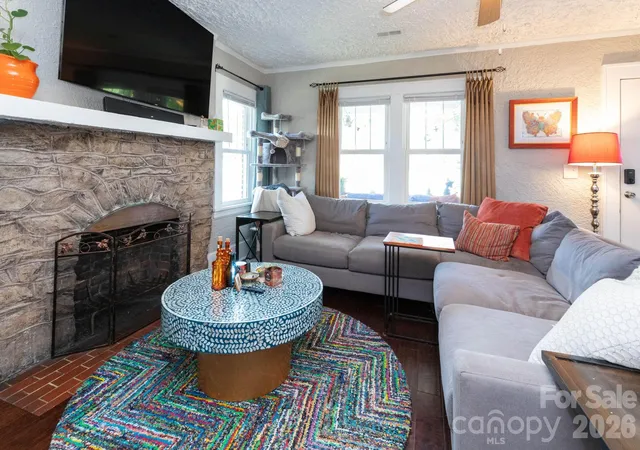 Photo 3 of Single family home for sale at 752 Fairview Rd, Asheville, NC 28803 | MLS# 4408916 | Listing updated on 2026-09-19